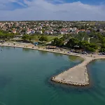 아파트 Delfini Mit Panoramablick Auf By Interhome *